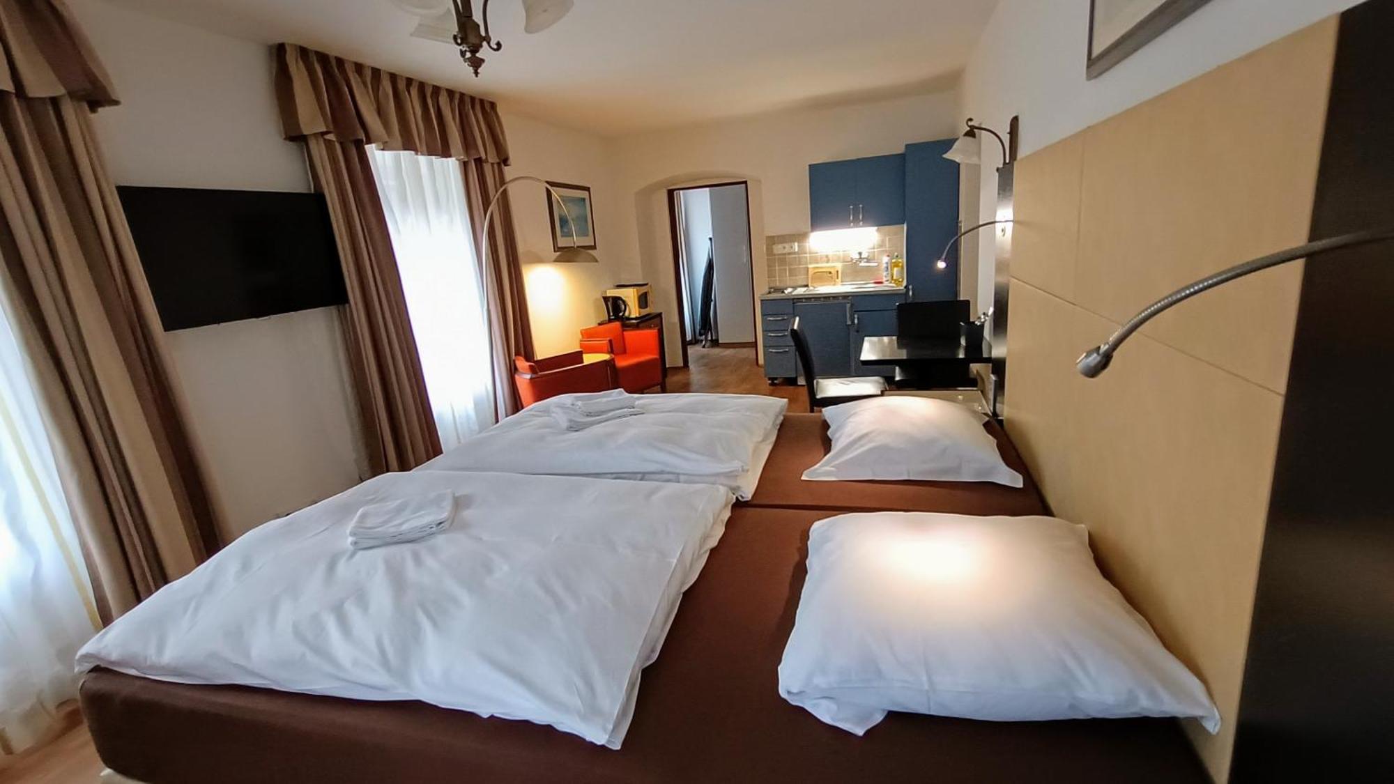 Apartments Gato Karlovy Vary Dalovice المظهر الخارجي الصورة